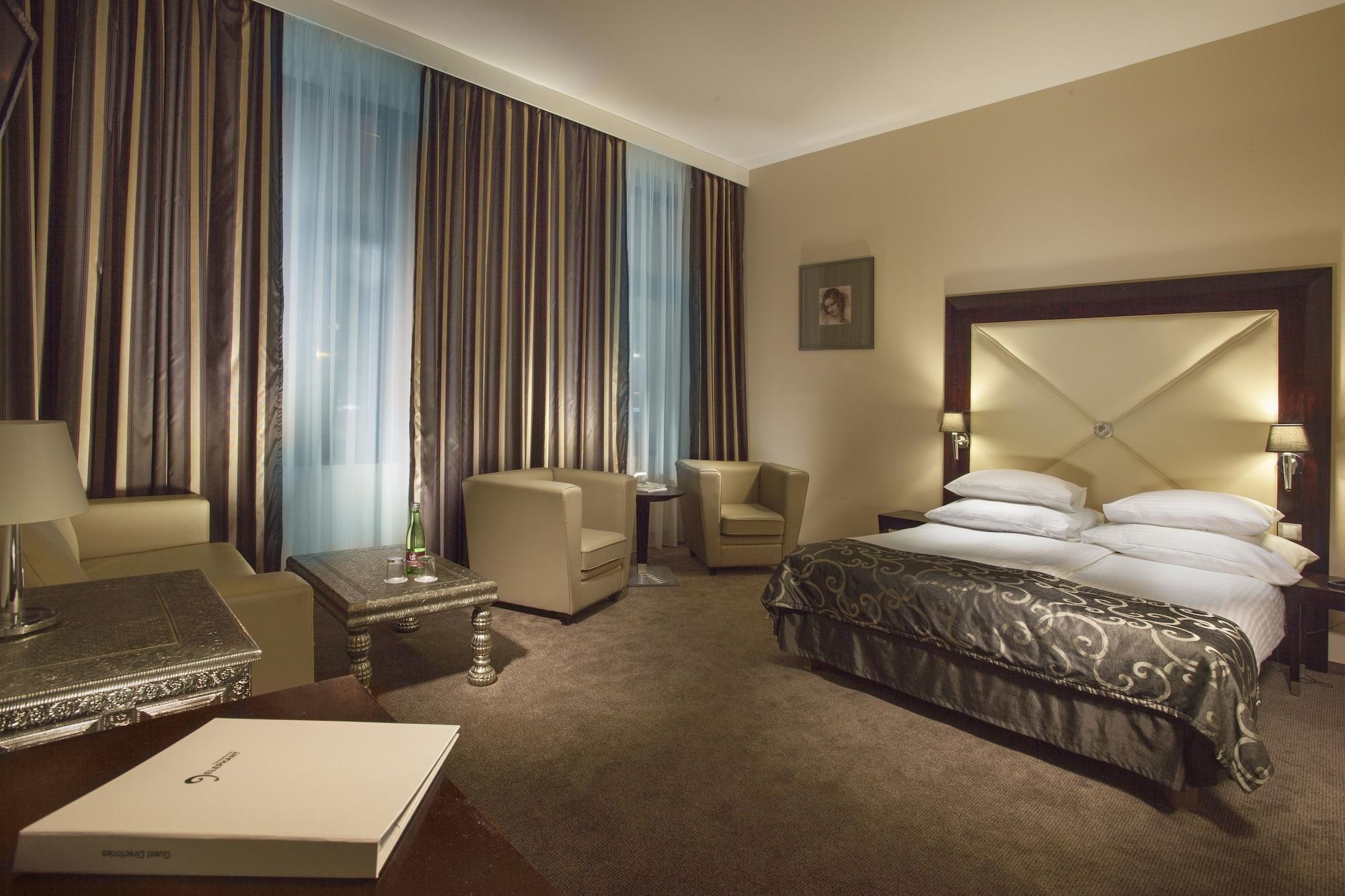Grandior Hotel Praga Esterno foto A room at the hotel