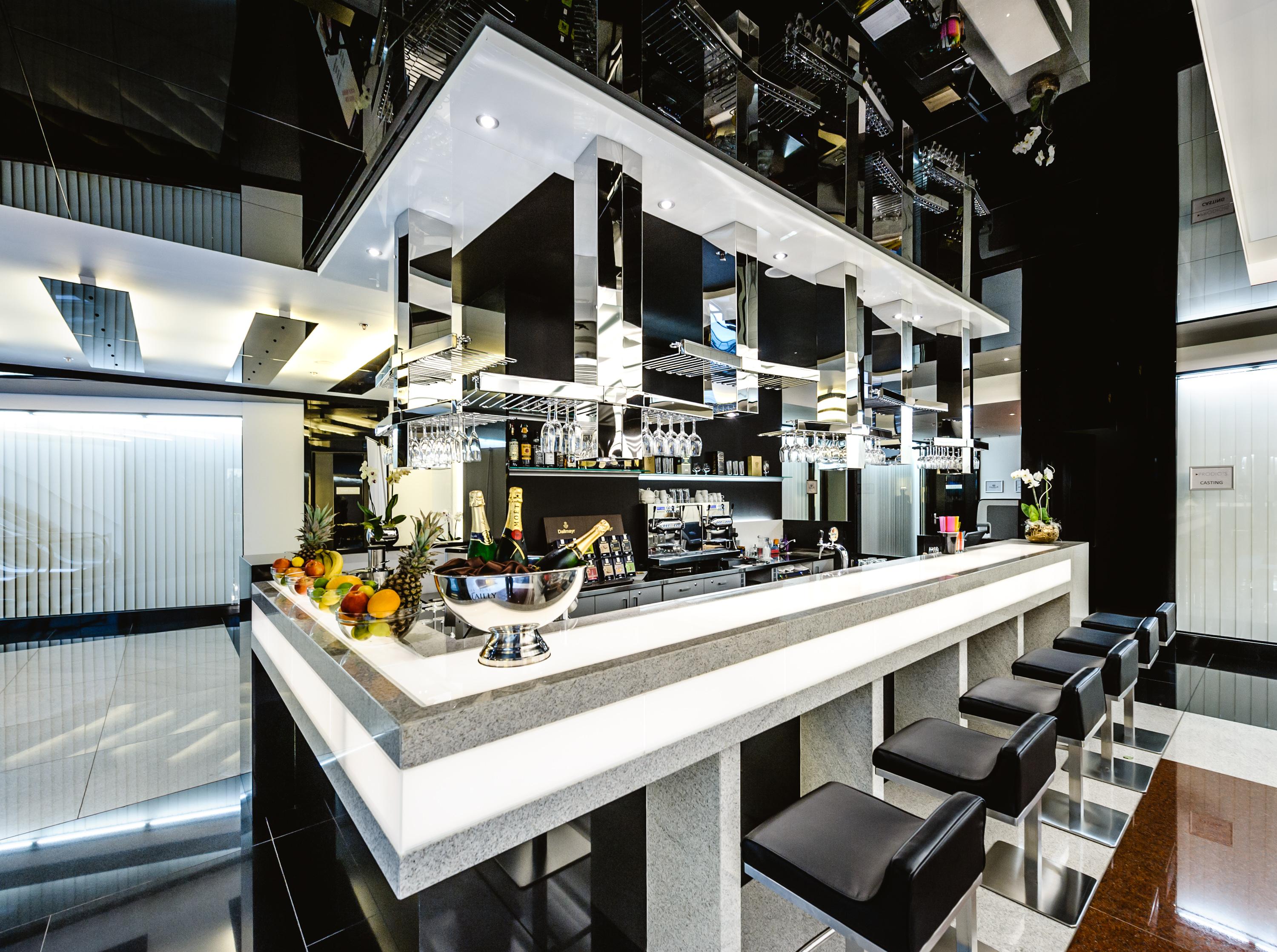 Grandior Hotel Praga Esterno foto The kitchen of the yacht