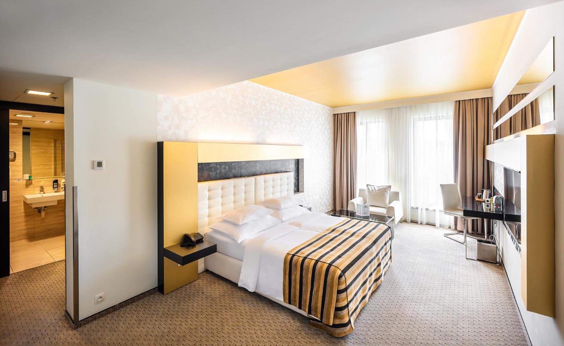 Grandior Hotel Praga Esterno foto A room at the hotel