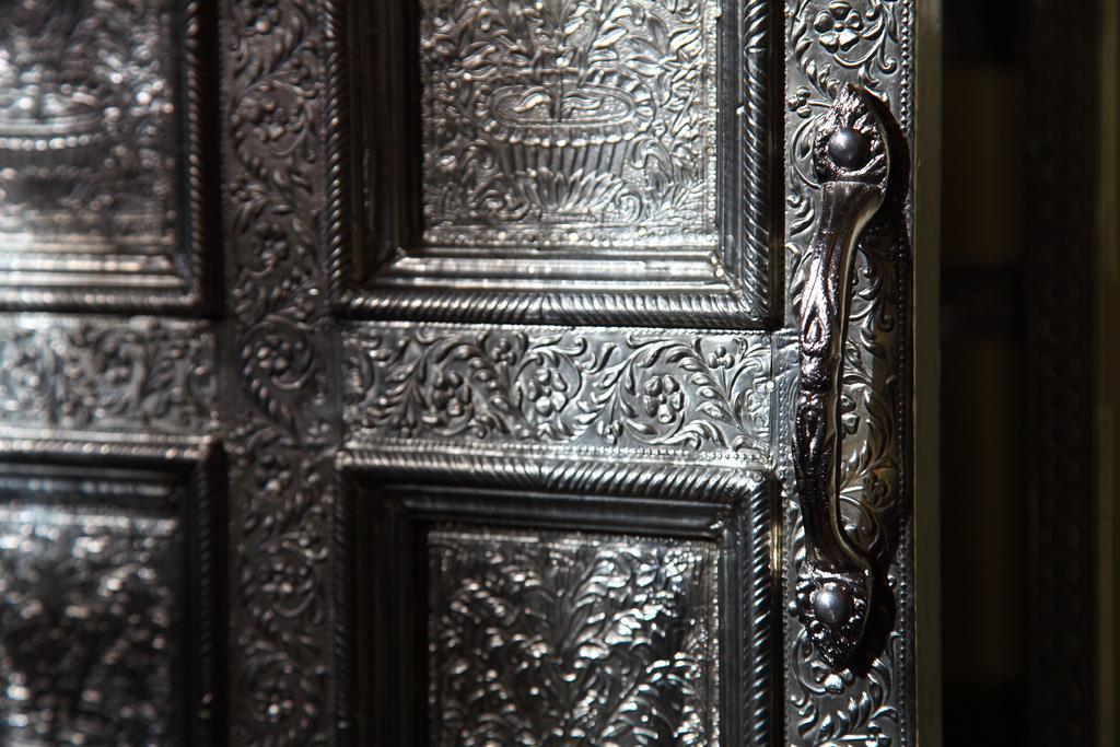 Grandior Hotel Praga Esterno foto Detail of the door